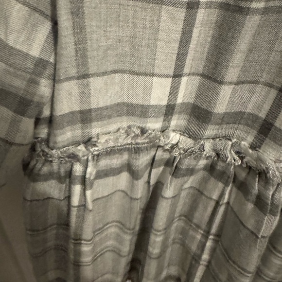 Harper checked soft blouse! Excellent condition! - Picture 6 of 6